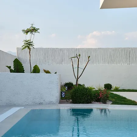 Ashta - Aura Villa *